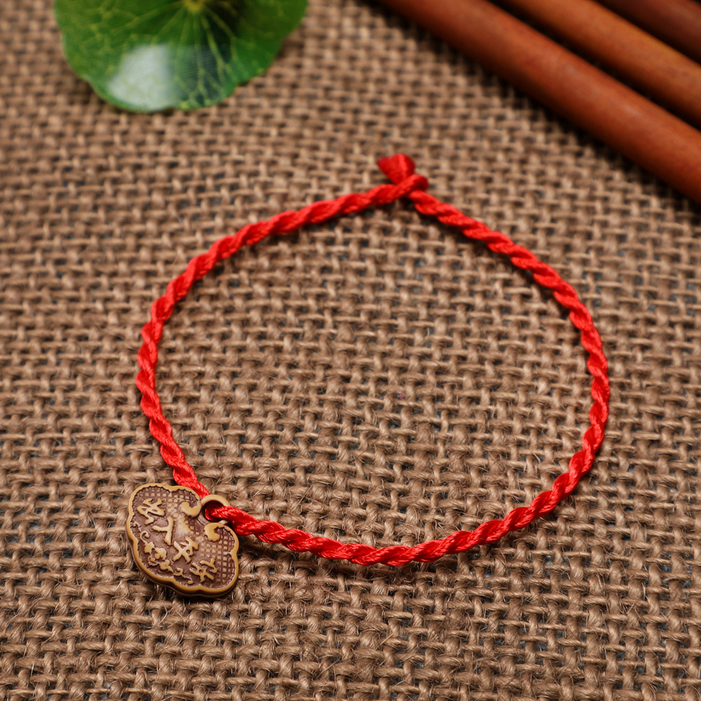 Imitation peach small red rope bracelet hand woven hand rope shop drainage gifts gifts Yiwu small commodity wholesale