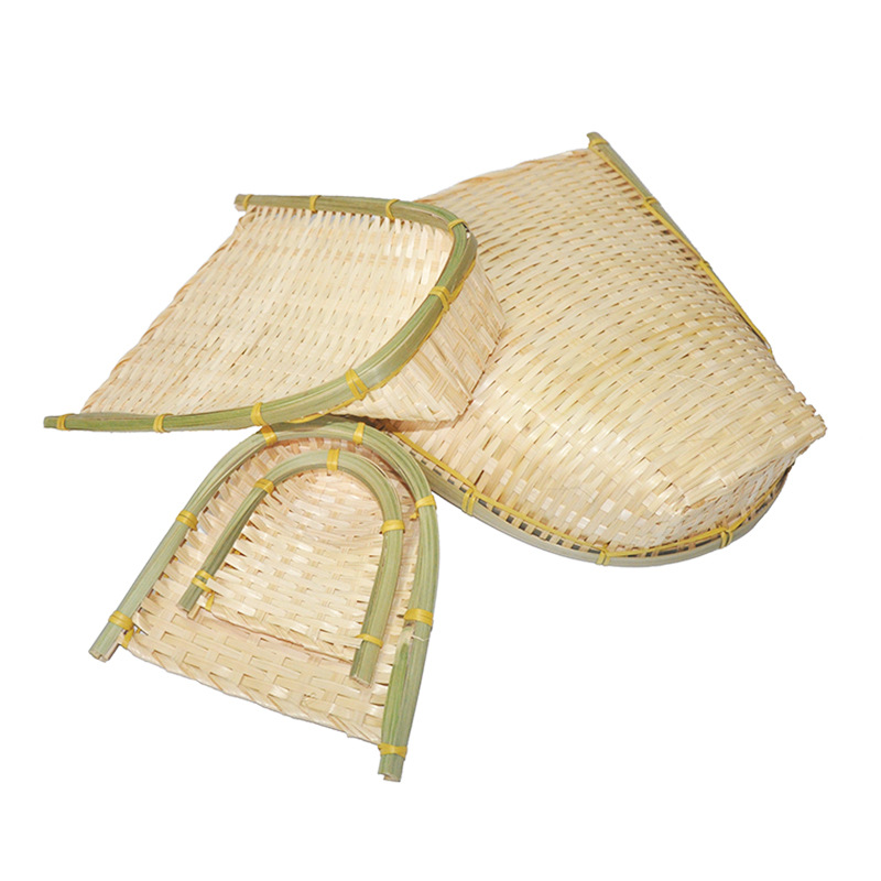 Handmade mini bamboo weaving small dustpan bamboo products Shau Kei small bamboo basket swing racket props Flower plate decorative wholesale