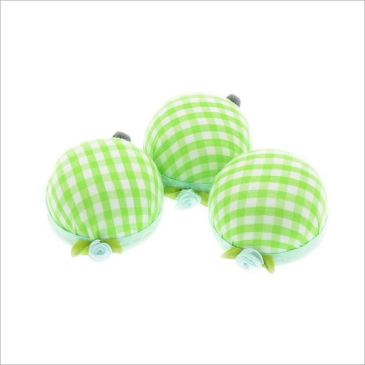 Wrist pin plug portable plaid cloth pin ball handmade DIY floral green white plaid pin ball