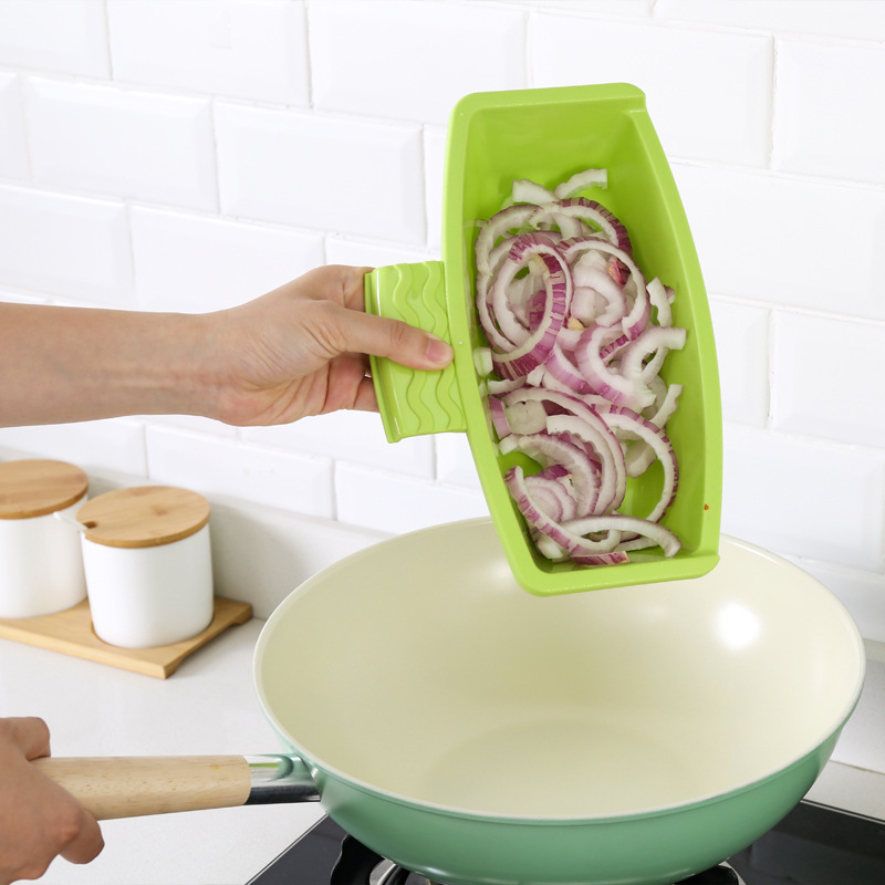 Kitchen draining cutting board plastic storage draining cutting board creative household food supplement cutting board manufacturer wholesale