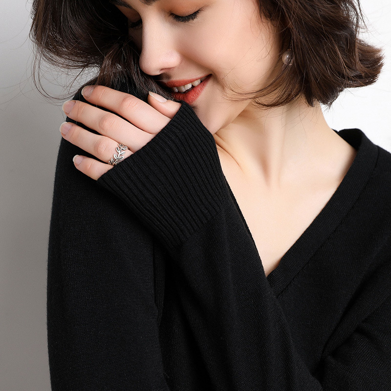 22 Spring New Women's Coat Long-sleeved V-neck Knitted Cardigan Women's Short Thin Solid Color Slim-fit Korean Style Slim Sweater