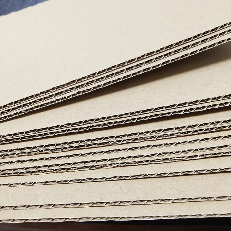In stock wholesale three-layer five-layer seven-layer corrugated flat card cardboard partition gasket flat card corrugated cardboard knife card