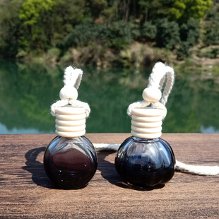 Car perfume pendant black round glass empty bottle car fragrance bottle car hanging gift car rearview mirror pendant