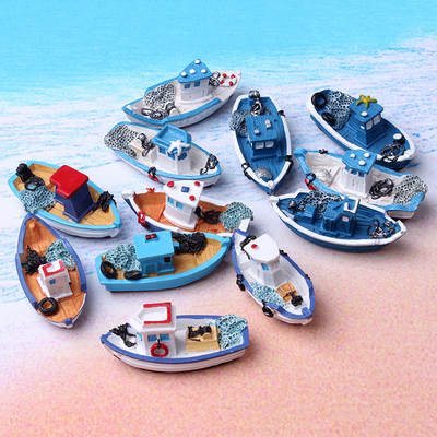 Factory direct supply Mediterranean wind mini fishing boat speedboat yacht micro landscape aquarium decoration resin boat yacht