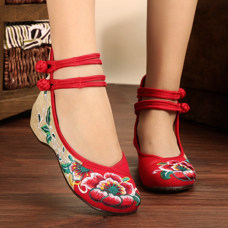 Embroidered Shoes Wedge Ethnic Style Old Beijing Cloth Shoes Embroidered Vintage Square Dance Cloth Shoes Spending on behalf of hair