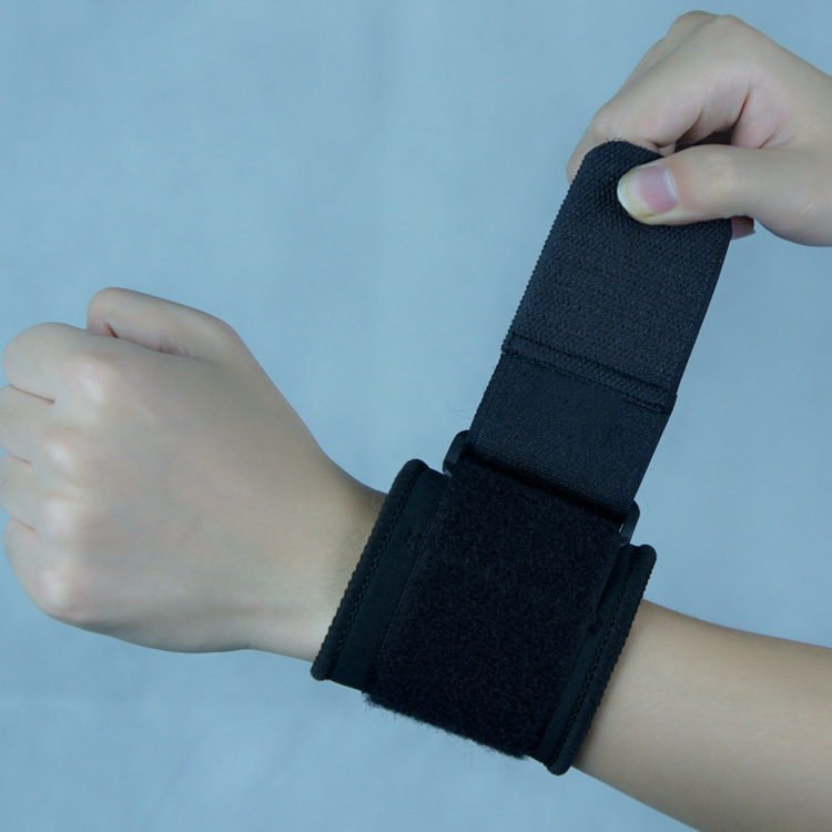 Adjustable sports pressure wristbands for men and women's wrist set fitness basketball badminton table tennis volleyball to prevent sprains