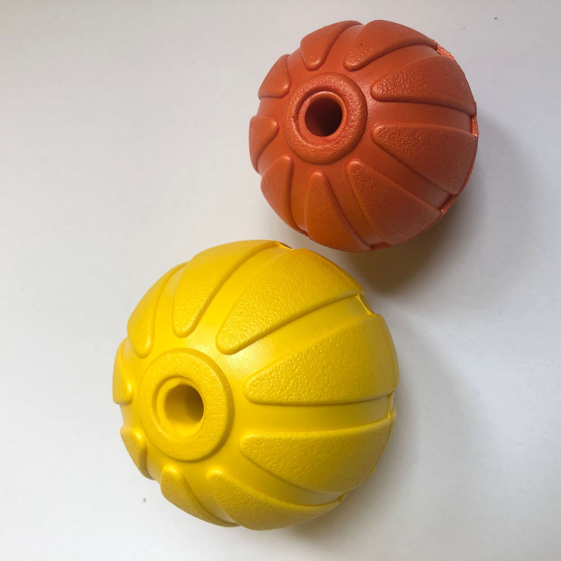 9cm hollow Lake ball default yellow
