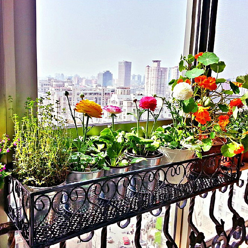 Wrought iron outdoor flower stand balcony potted plant hanging flower stand hanging plant pot stand window sill green railing flower stand