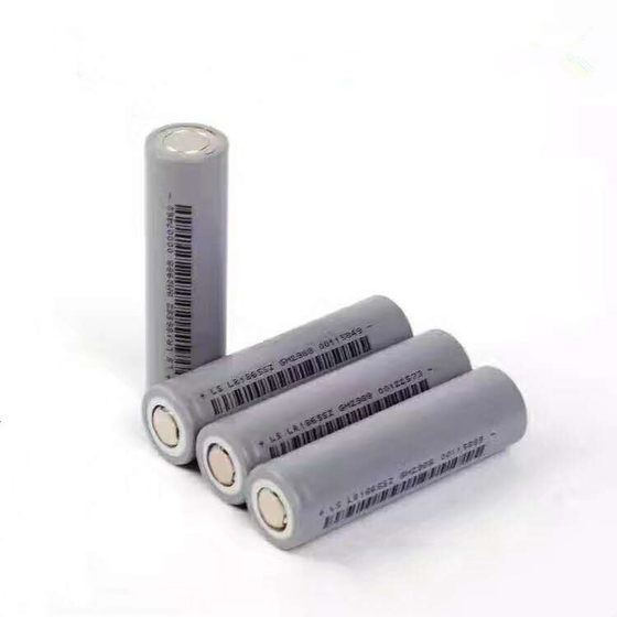 Brand new 18650 lithium battery 3200mah charging treasure camping lamp water extractor moped power flat head battery