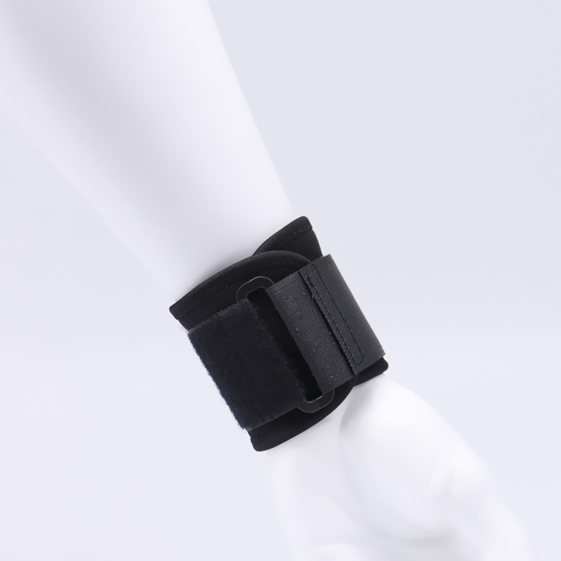 Adjustable sports pressure wristbands for men and women's wrist set fitness basketball badminton table tennis volleyball to prevent sprains