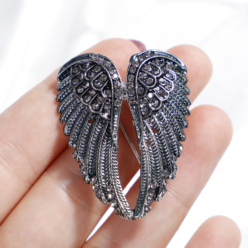 2022 Esiya New Fashion Cute Diamond Angel Wings Men's and Women's Brooch Coat Accessories Trendy Corsage