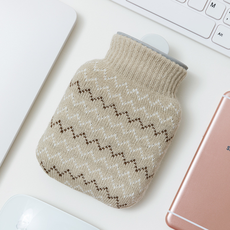 Hot water bag wholesale water injection explosion-proof cute physiological adult hand warmer carry-on girl winter student warm water bag