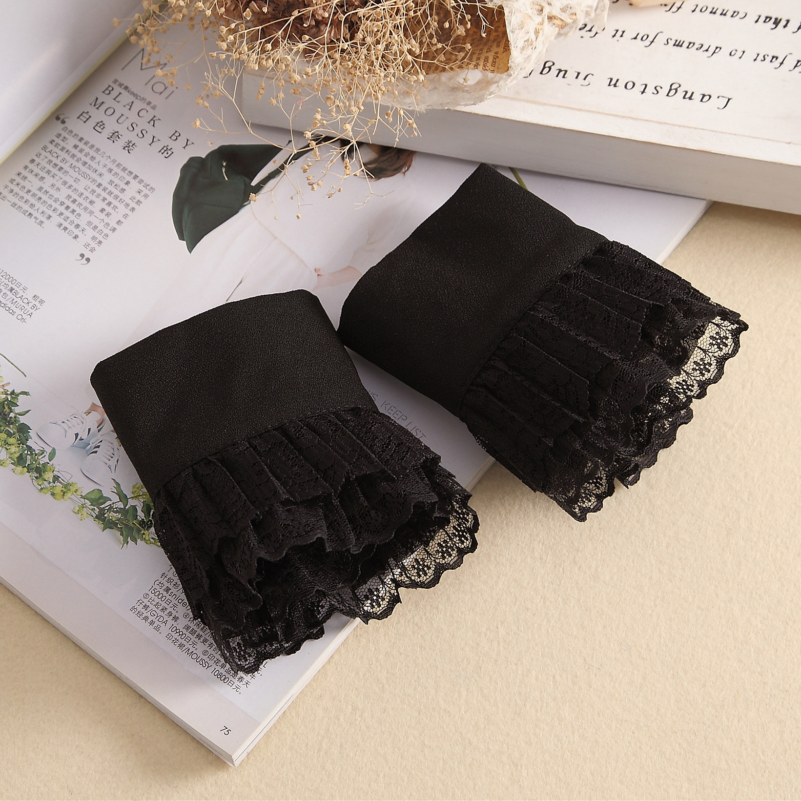 Accessories Elegant Chanel Three-dimensional Lace Decorative Cuff Fake Collar