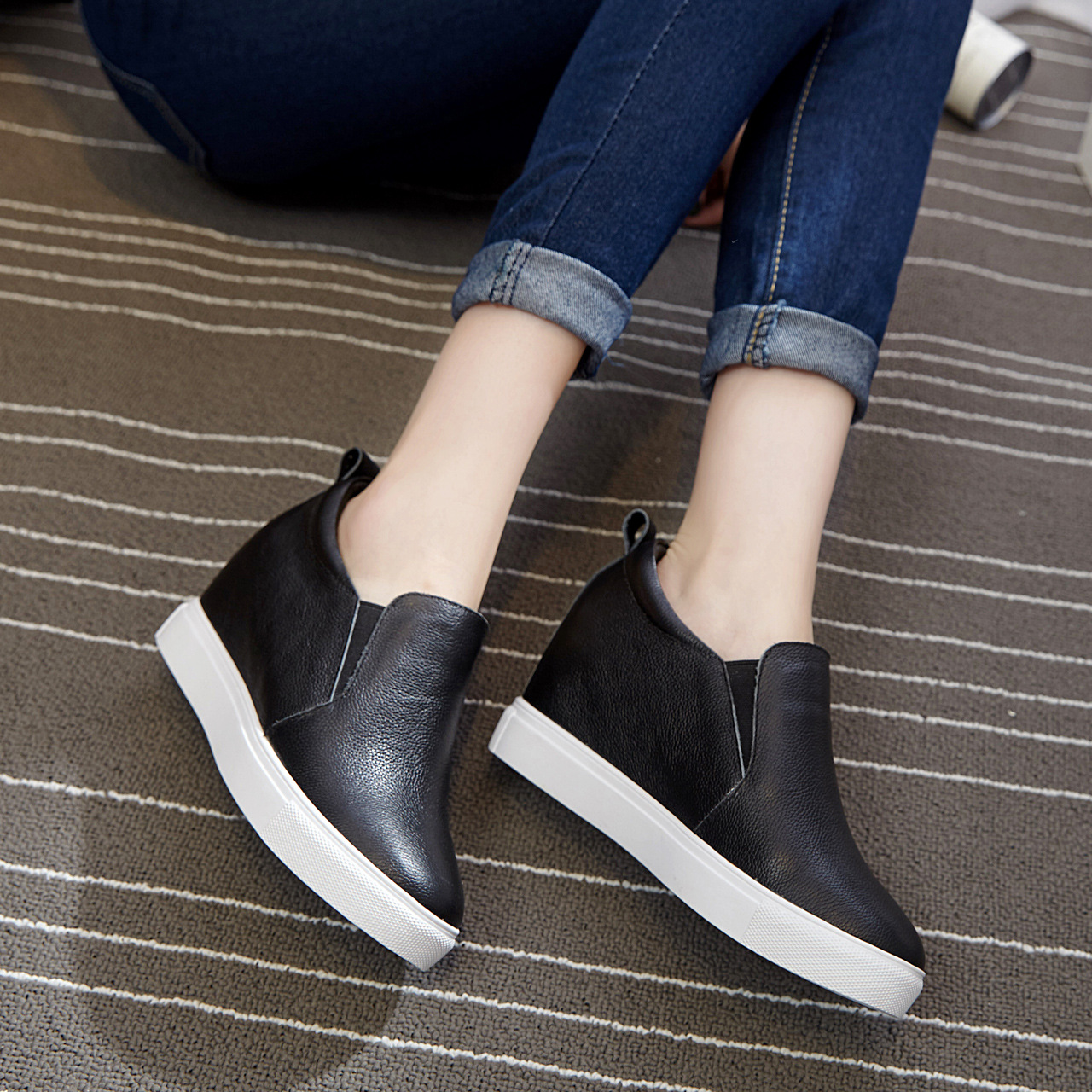 New Women's Shoes Inner Height Small Size 31 32 33 Casual Loafers Wedge Shoes Leather White Shoes Thick Sole