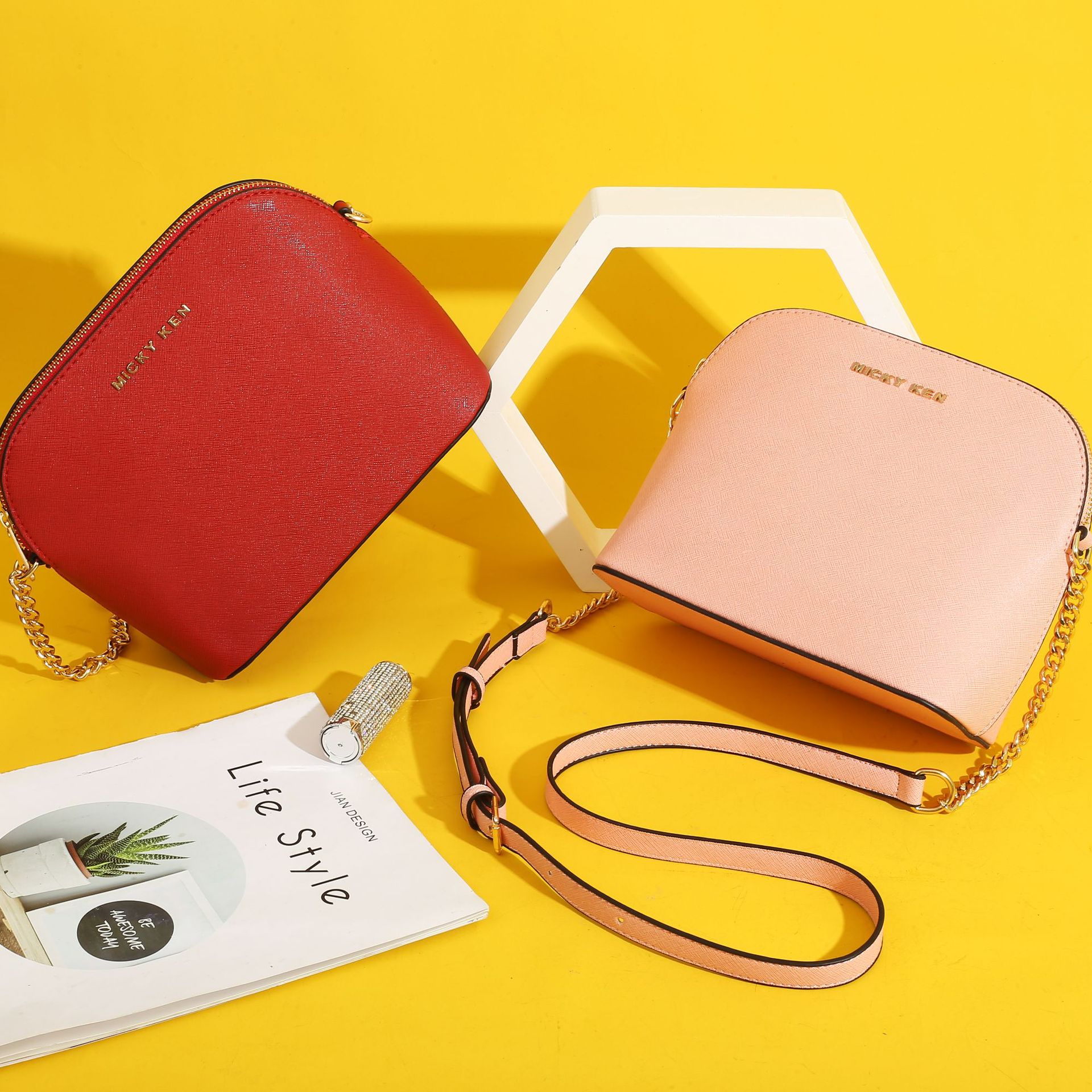 Wholesale 2023 new women's bag cross pattern leather bag shoulder messenger bag casual chain small shell bag for women