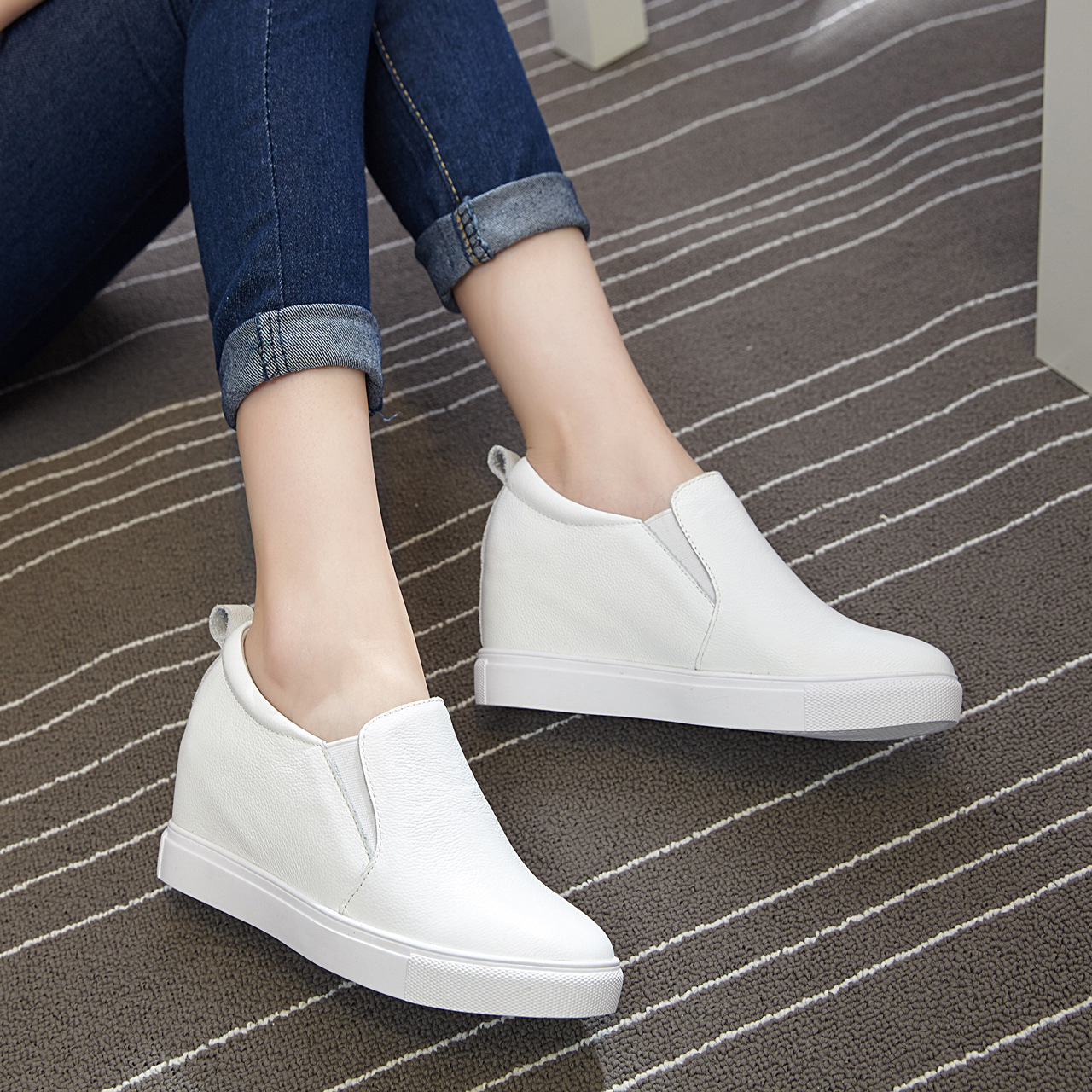 New Women's Shoes Inner Height Small Size 31 32 33 Casual Loafers Wedge Shoes Leather White Shoes Thick Sole