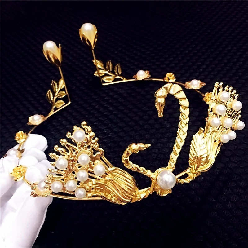 TikTok Baroque Cake Decoration Lace Crystal Pearl Crown Ornaments Baking Bride Queen Tiara Alloy