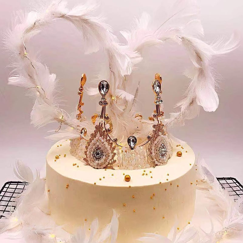 TikTok Baroque Cake Decoration Lace Crystal Pearl Crown Ornaments Baking Bride Queen Tiara Alloy