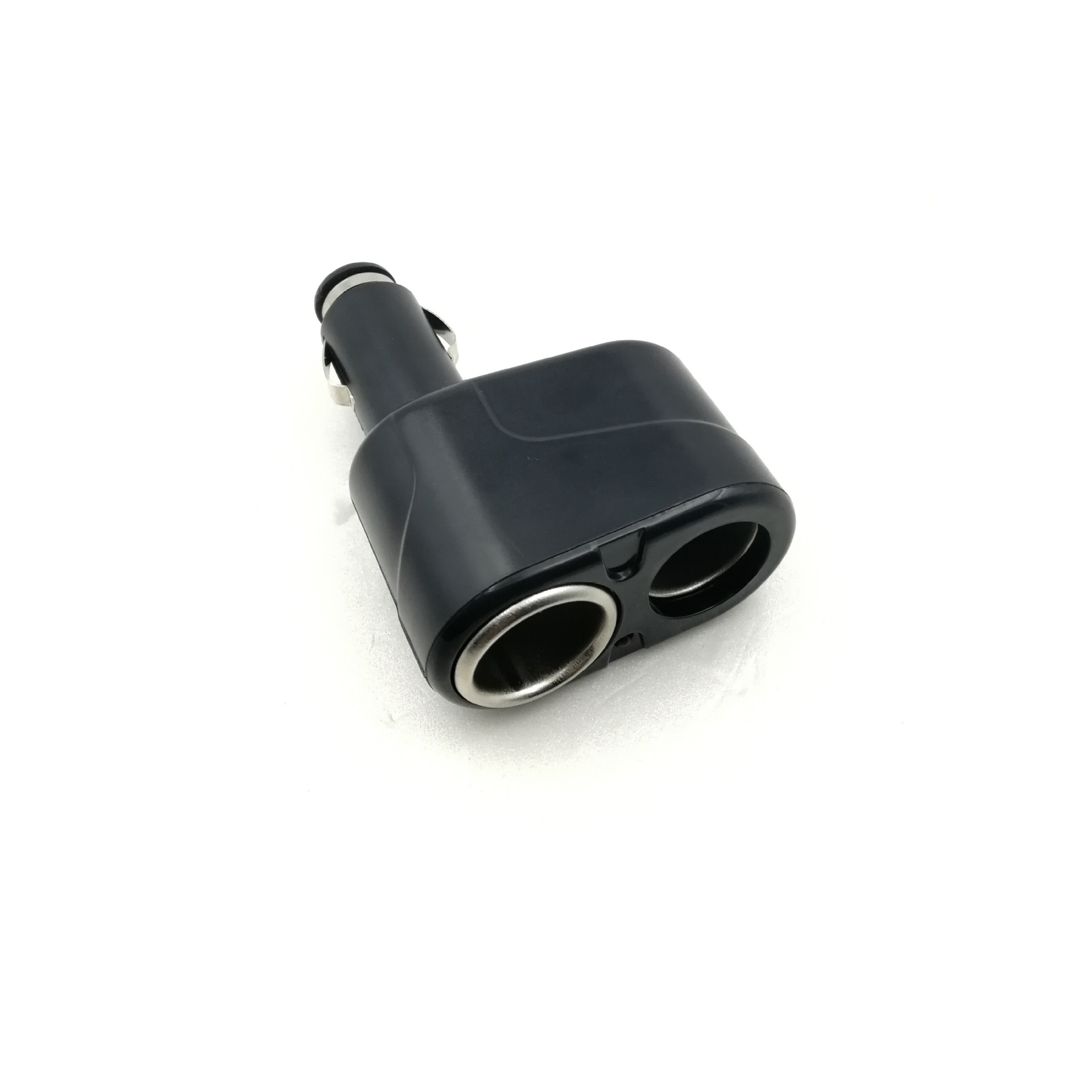 Guangdong postage car cigarette lighter one by two, one by two, 12V cigarette lighter