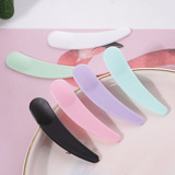 Crescent spoon small scoop mask stick spoon cream spoon cosmetic packaging sub-Packaging Tool manufacturers spot batch