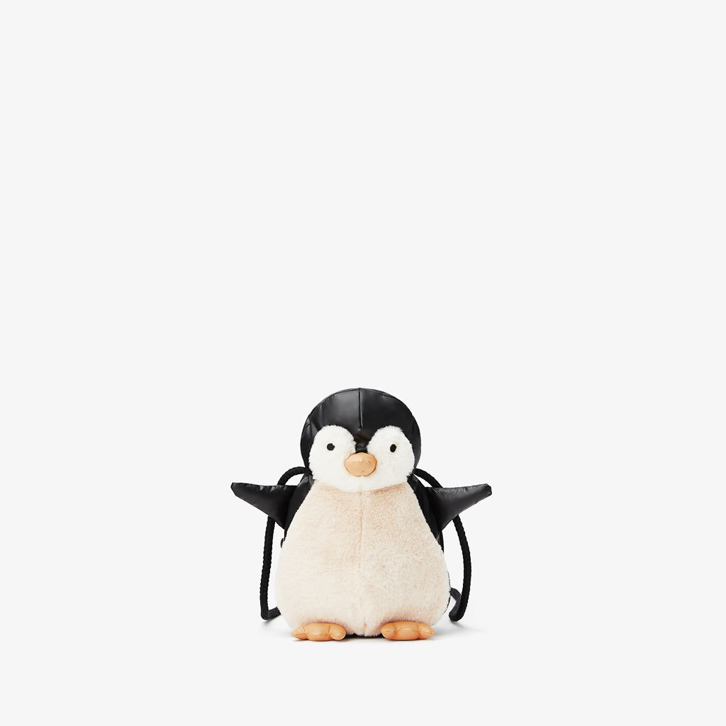 Fall/Winter 19 new cute little penguin messenger bag toy doll three-dimensional shape shoulder bag Black