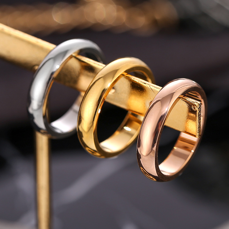 Europa e Stati Uniti stile caldo semplice titanio acciaio versione larga lucido semplice anello anello amanti anello indice dito acciaio inossidabile personalizzato_voghion.com