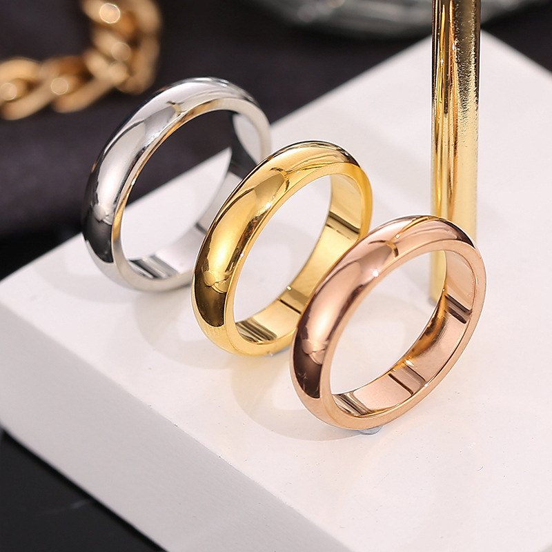 Europa e Stati Uniti stile caldo semplice titanio acciaio versione larga lucido semplice anello anello amanti anello indice dito acciaio inossidabile personalizzato_voghion.com
