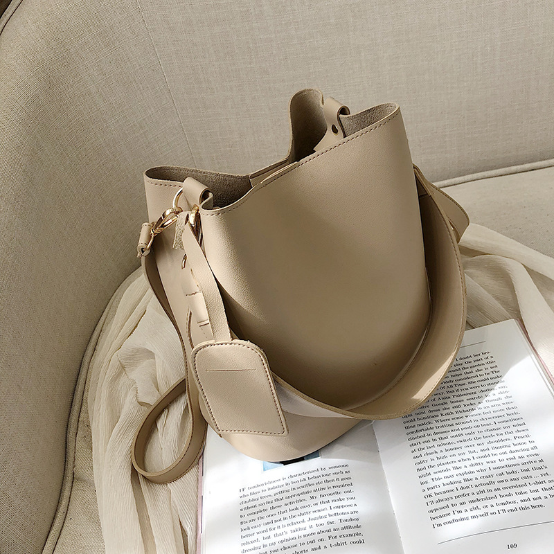 Large-capacity bag women's new 2024 autumn and winter fashion broadband simple Internet celebrity bucket bag Korean version single shoulder crossbody bag