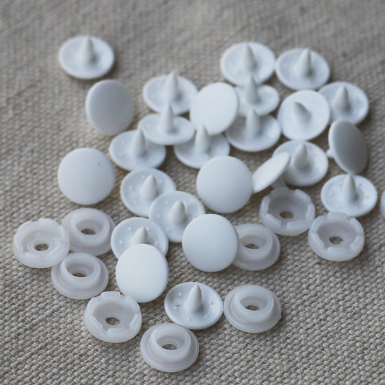 T09 environmental protection baby jumpsuit four-in-one buckle translucent snap button children's clothes 9mm frosted surface 1,000 sets