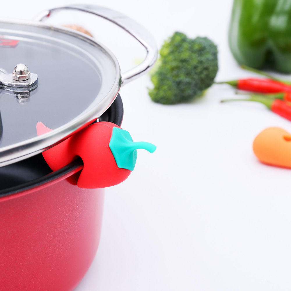 Creative cute pepper-shaped pot lid raised silicone spill-proof device kitchen practical and interesting gadget