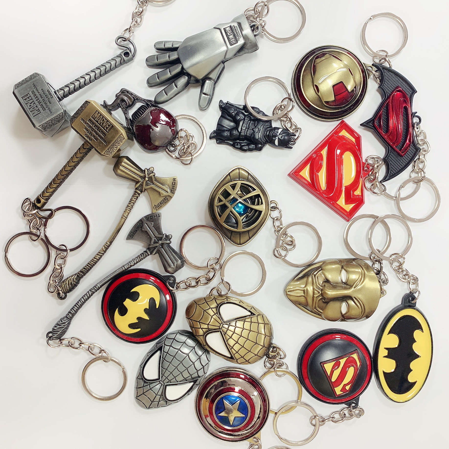 Marvel keychain metal key ring superhero key ring key chain anime pendant
