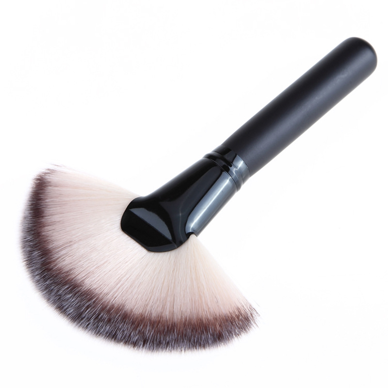 Single cosmetic brush large/small residual powder fan brush tricolor Persian hair factory direct supply
