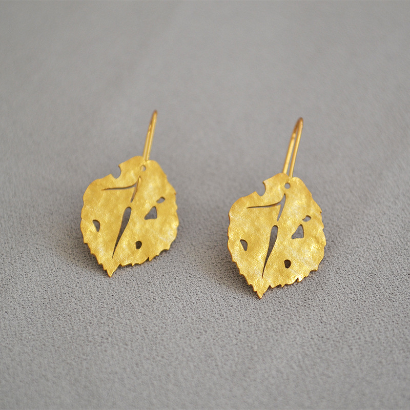 European and American fashion niche frosted grainy retro golden leaves personality cold temperament versatile earrings for women