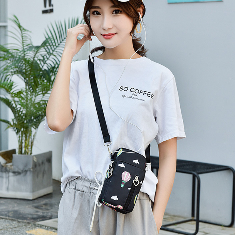 Wholesale 2022 new mobile phone bag women's crossbody small bag mini fashion vertical shoulder cloth bag coin purse mobile phone bag