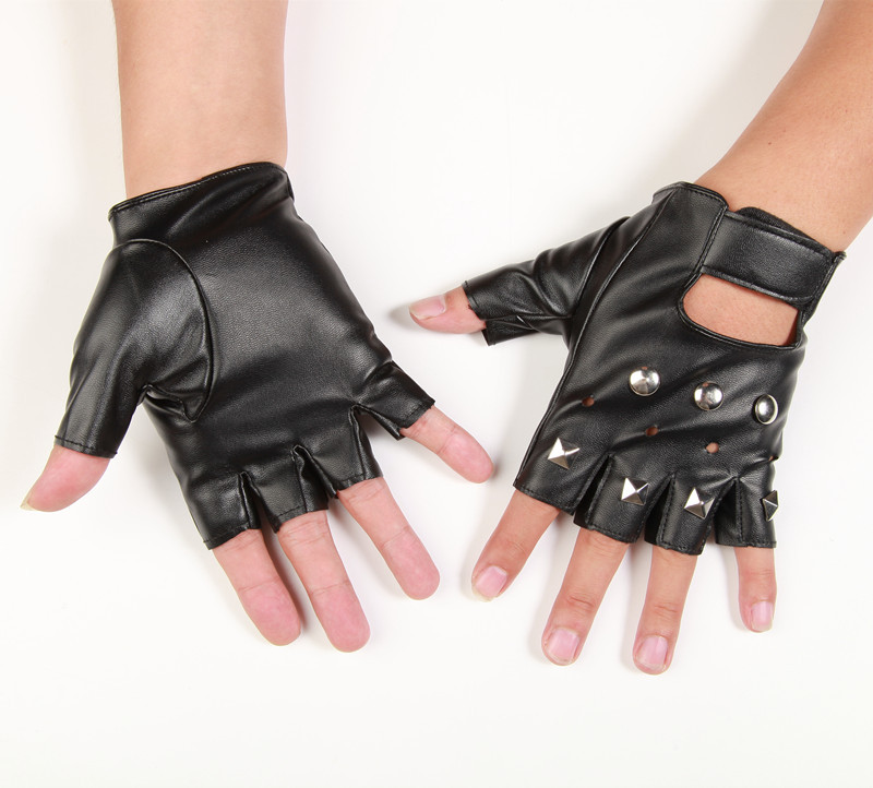 Factory wholesale leather gloves punk hip-hop rivet half finger leather gloves men's open finger performance gloves
