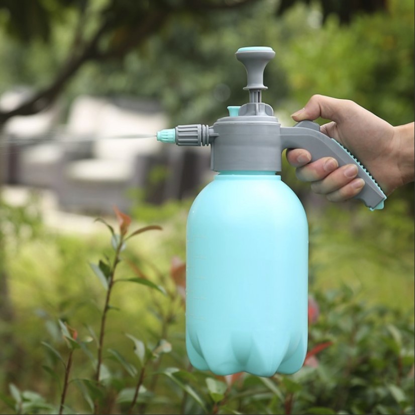 Plastic garden gardening explosion-proof watering pot sprayer pneumatic watering multi-meat squeeze watering pot