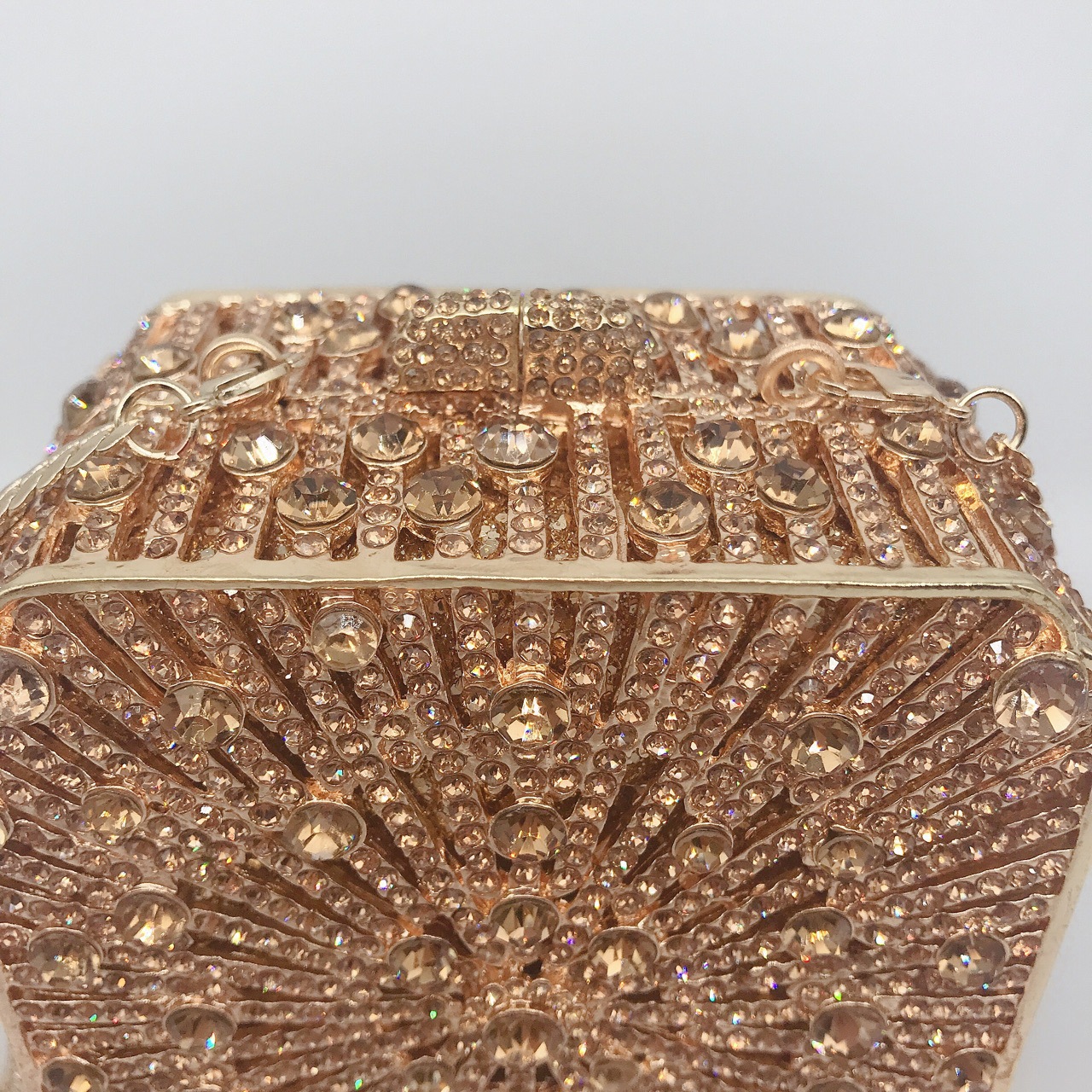 Cross-border Diamond-encrusted Banquet Bag Hollow Metal Hard Box Diamond Bag Foreign Trade Banquet Dress Handheld Women's Bag Small Square Box Bag