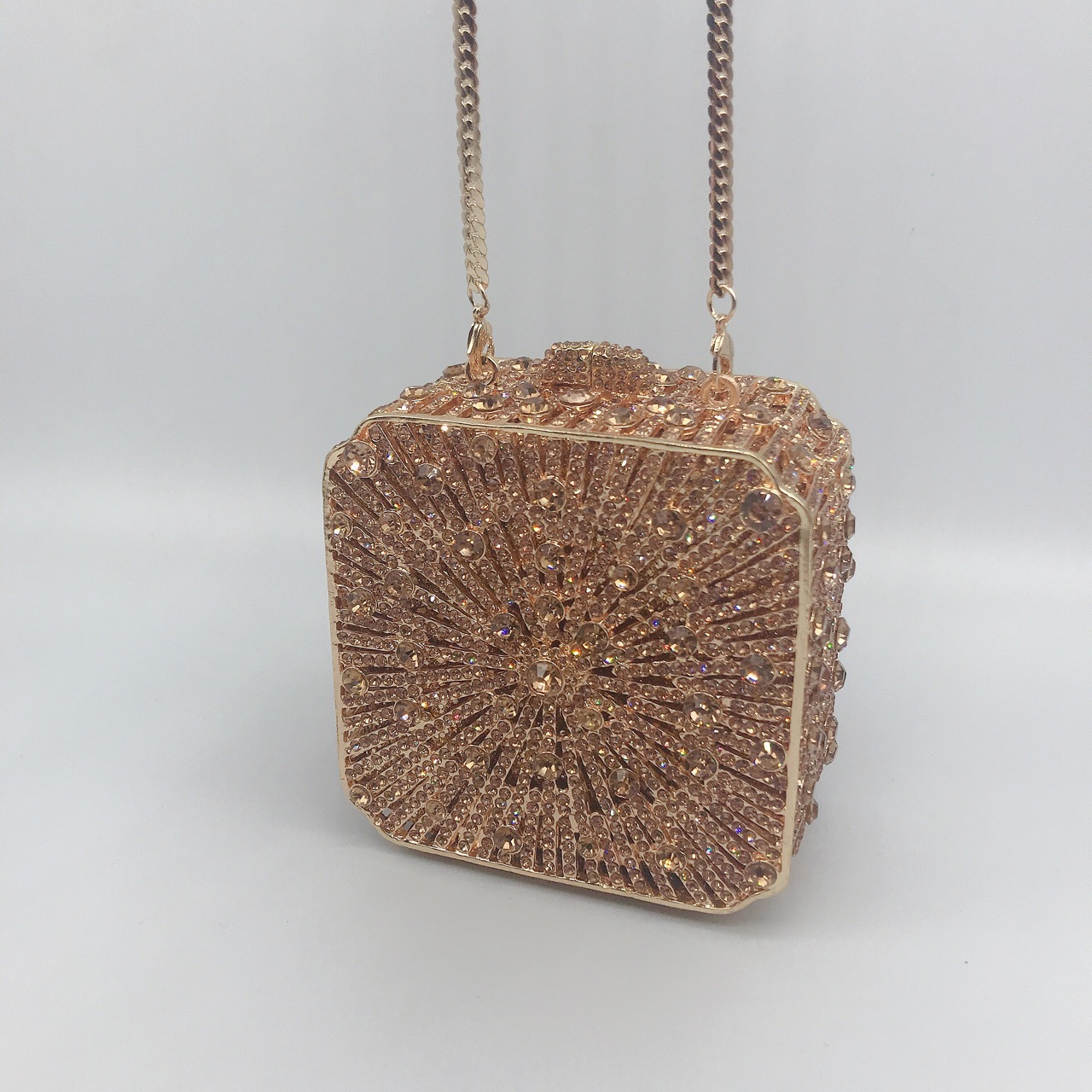 Cross-border Diamond-encrusted Banquet Bag Hollow Metal Hard Box Diamond Bag Foreign Trade Banquet Dress Handheld Women's Bag Small Square Box Bag