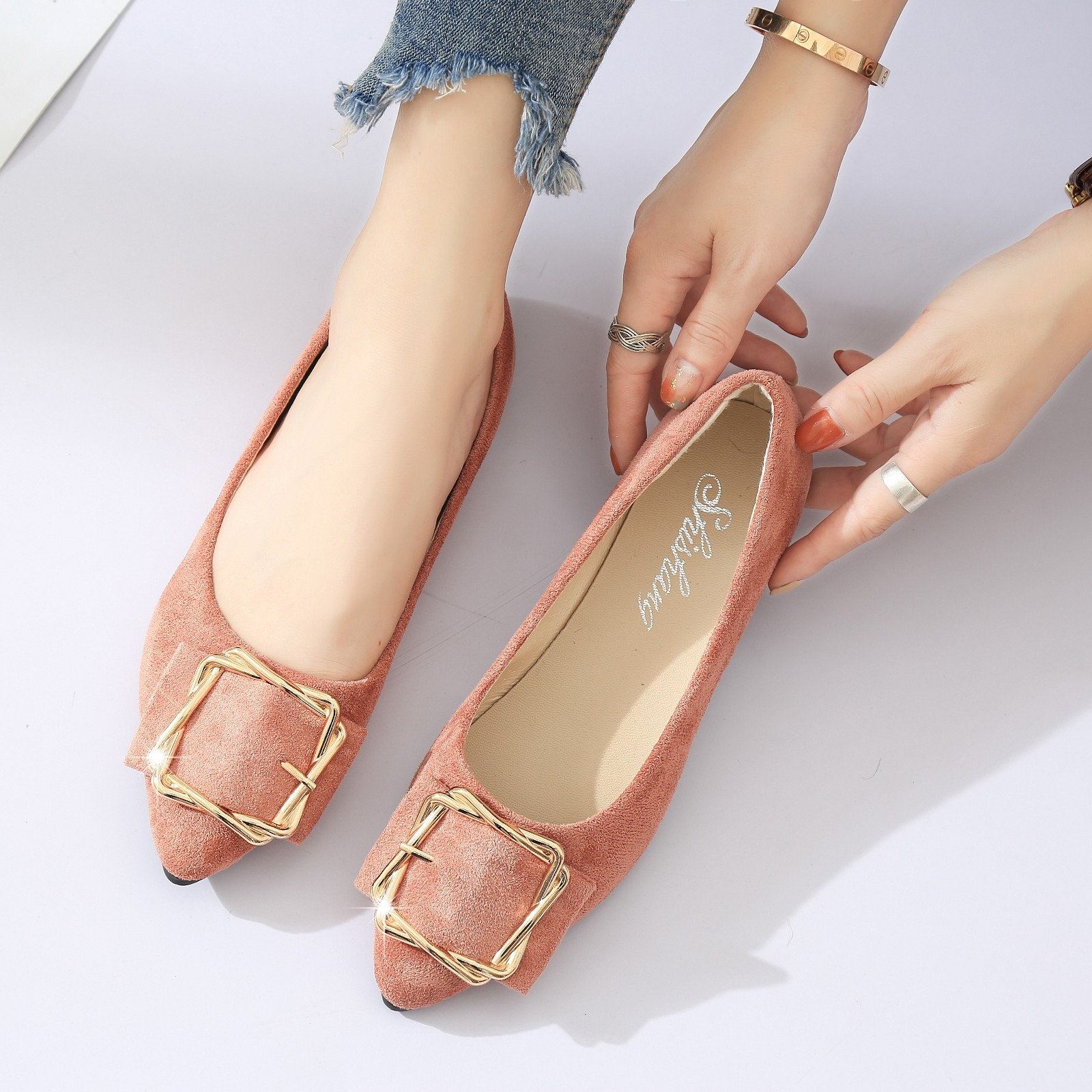 Square buckle single-layer shoes women 2023 spring new shallow mouth pointed low heel mom casual ladle shoes Bean shoes women Wholesale