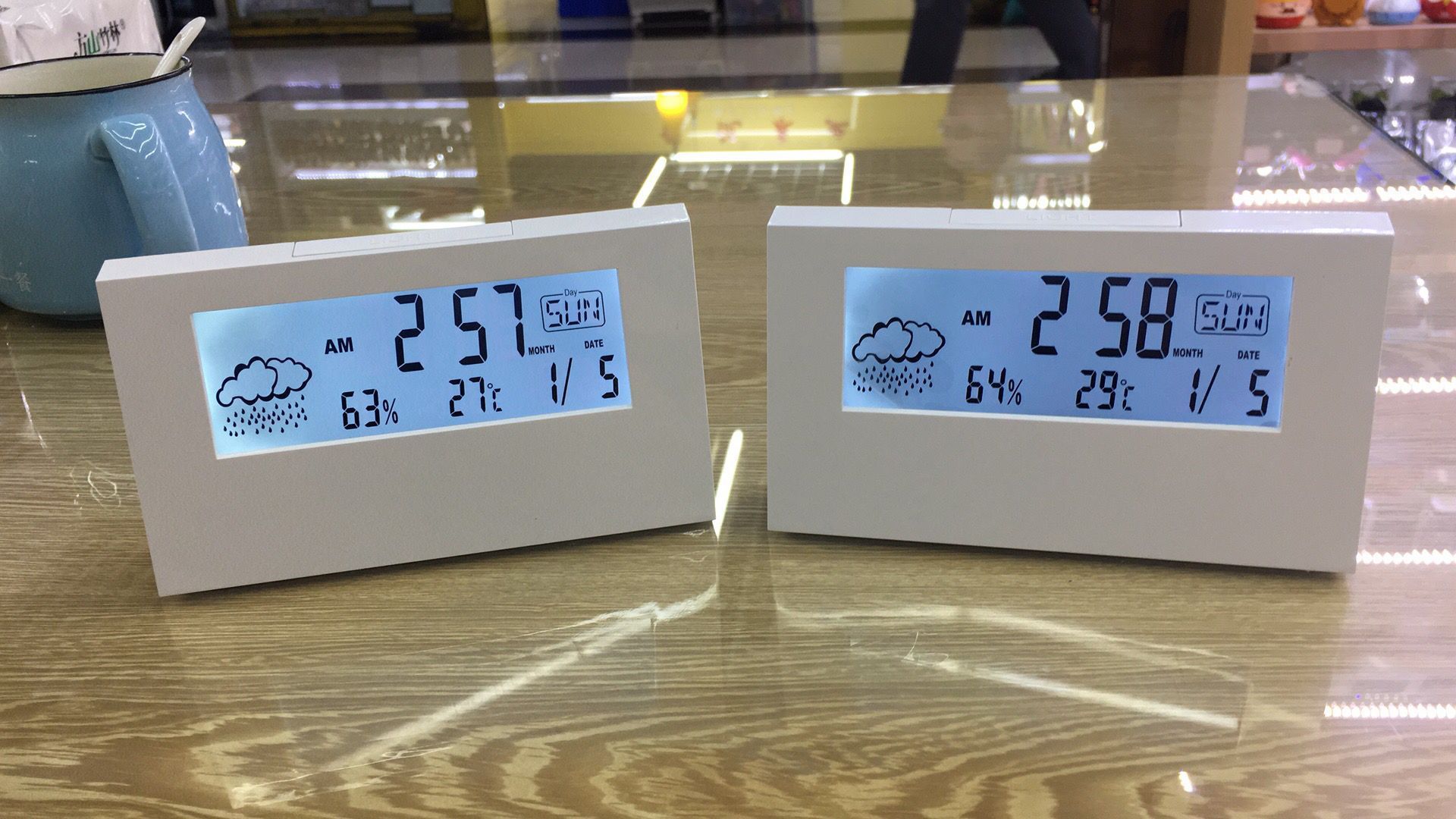 Cross-border LCD clock temperature and humidity meter electronic alarm clock ins transparent weather display children Students small alarm clock
