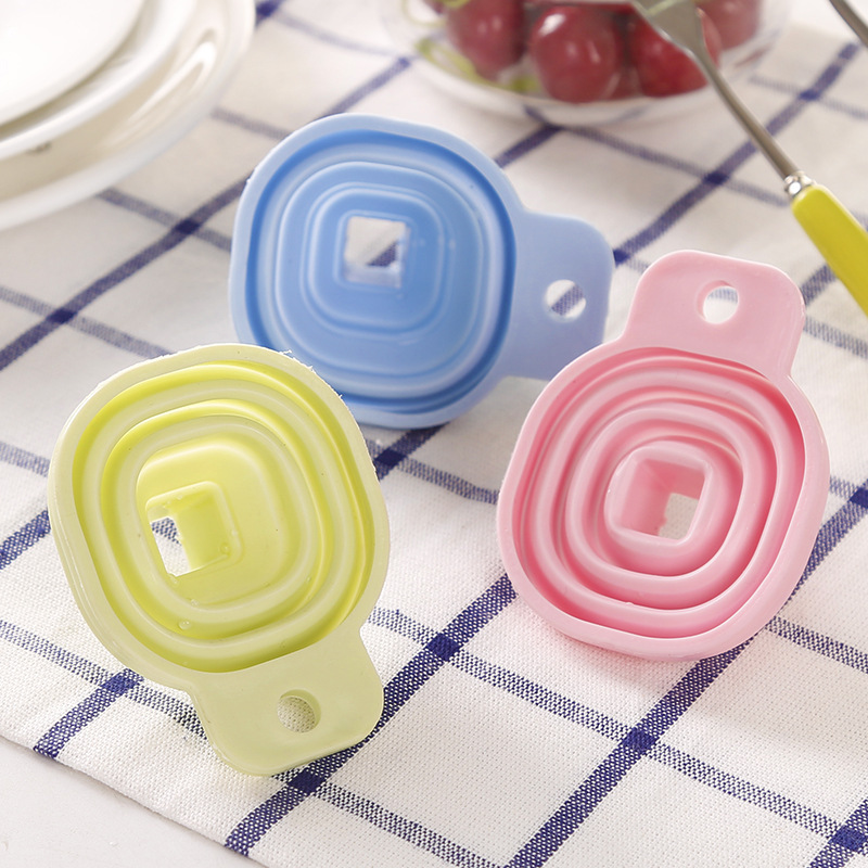Square retractable folding funnel kitchen oil leakage creative household liquid sub-packaging mini oil nozzle oil leakage wholesale