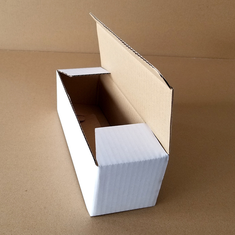 Buckle bottom plug box carton Taobao express logistics three-layer extra hard white packing box packaging delivery hard corrugated