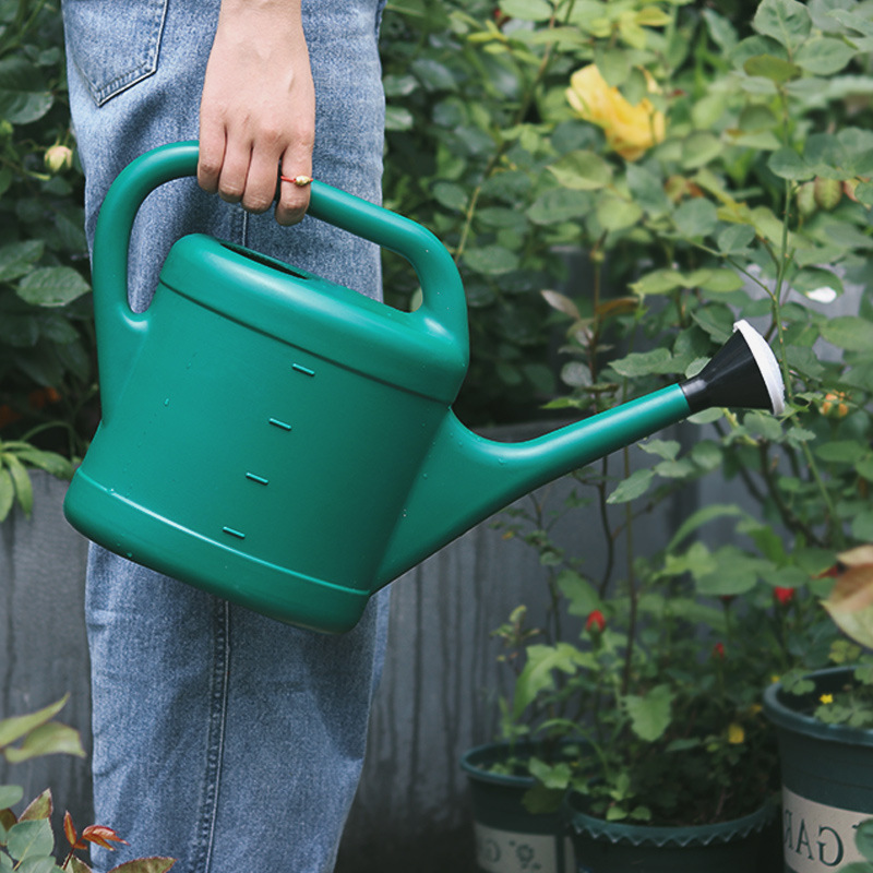 Factory garden vegetable watering pot watering pot dual-purpose plastic large capacity 10L gardening long mouth watering pot wholesale