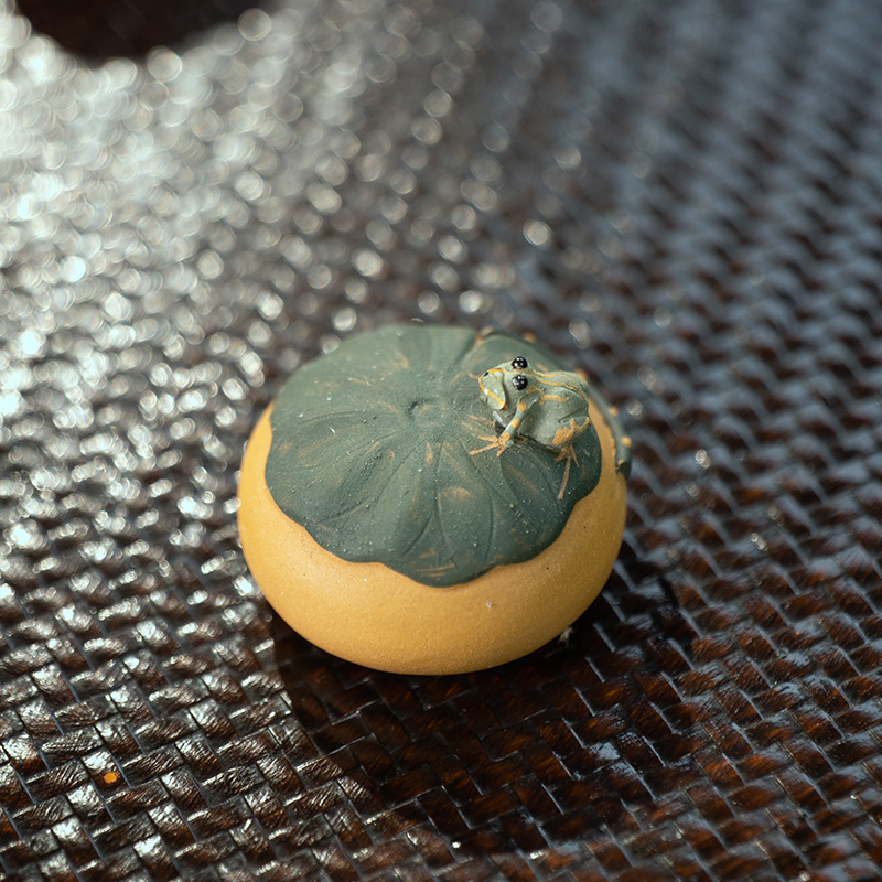 Yixing purple sand water spray watermelon tea pet handmade frog pumpkin lotus seed lemon broad bean tea set ornaments sculpture wholesale