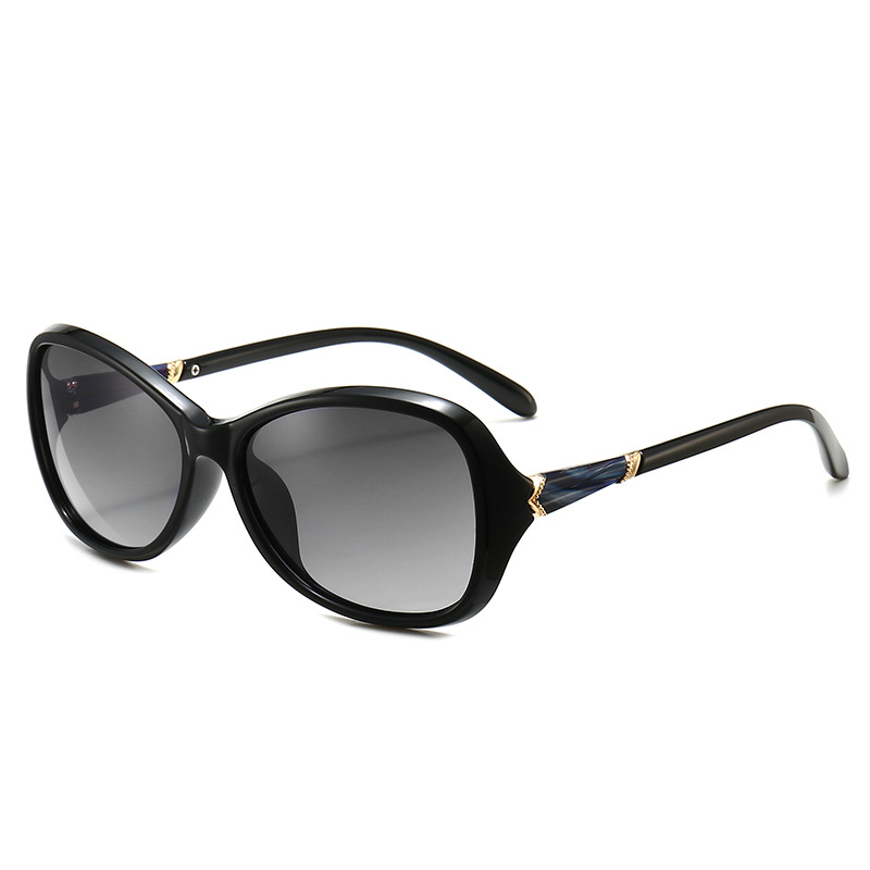 Sunglasses Women's 2024 New High-end Sense Gradient Polarized Sunglasses Summer Driving Sun Protection Small Frame Plain Glasses