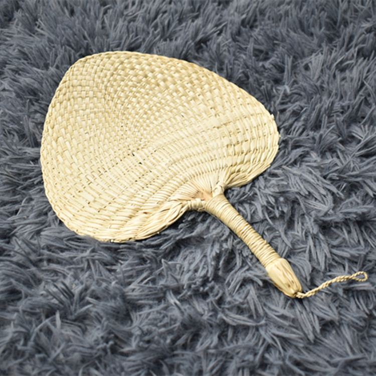 Yuji Pu Fan handmade woven old-fashioned Pu Fan summer Pu fan palm leaf banana fan mosquito repellent cool