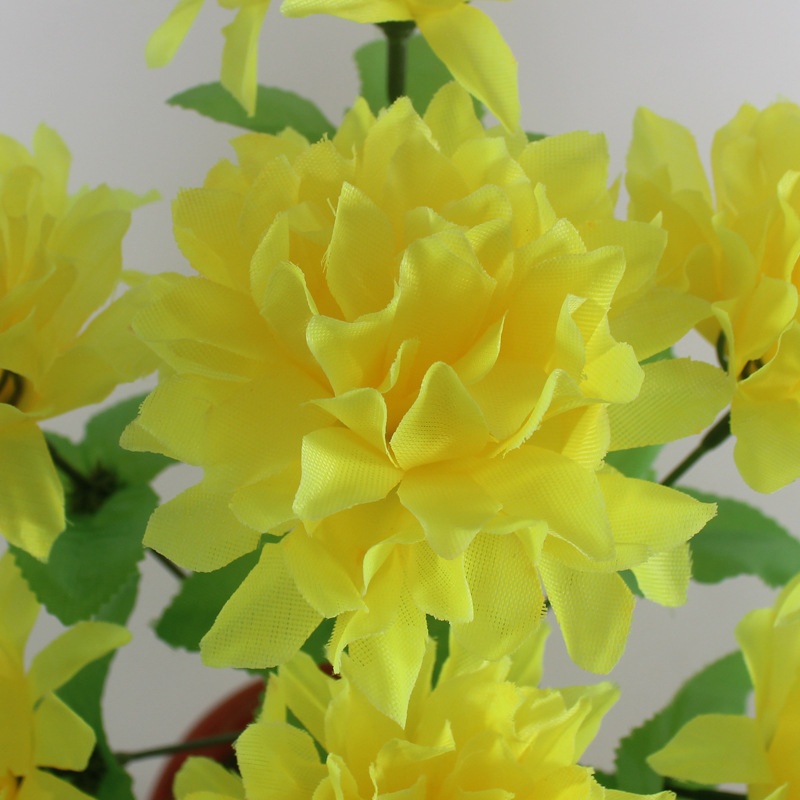 Supply 7 small claw chrysanthemums Qingming sacrifice Ancestor Tomb sweeping cemetery decoration Buddha flowers Memorial supplies daisy flower art