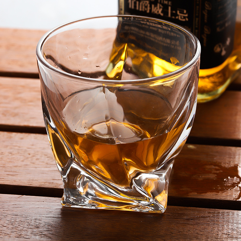 Whisky Cup Thick Bottom European Style Glass Wine Glass Vertical Pattern Diamond Wine Glass Spirits Creative Whisky Wine Cup Set