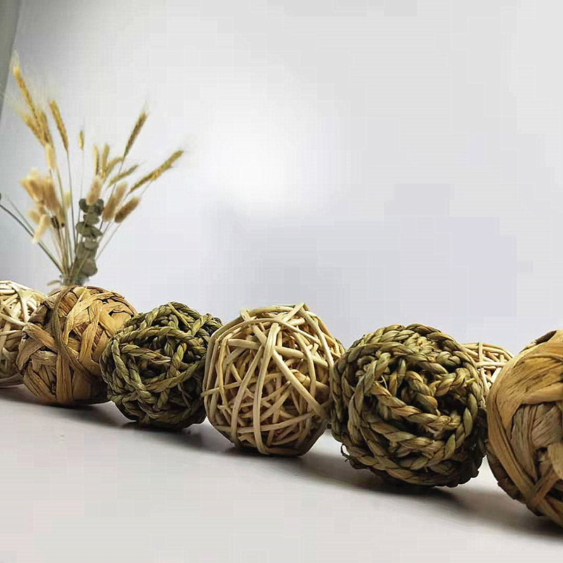 Rabbit Grass Ball Grinding Ball Dutch Pig Parrot Bite Toy Grass Rattan Water Grass Ball Willow Hamster Grass Ball