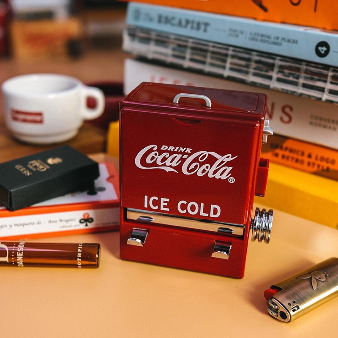 American Tablecraft Personality Creative Retro Coke Toothpick Box Vending Machine Modeling Pressing Toothpick Holder